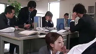 日本美女川岛伊吕波（Iroha Kawashima）被硬物插入后享受其中，全程无码。