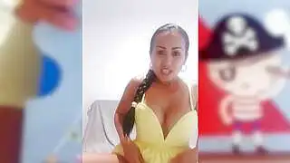 亚洲巨乳少女 Joon Mali 在激情摆姿势后尝试新的大型性玩具