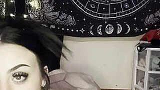你喜欢我为你张开并摇晃我肥胖的哥特少女屁股吗？