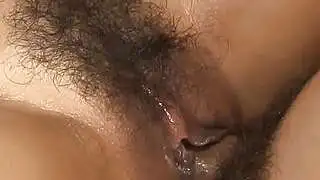 性感亚洲女王樱桐享受着这位懂得如何取悦男人的极致快感——火辣亚洲三人行！